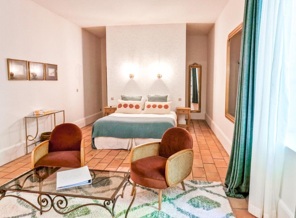 Chateau De Roussan Hotel